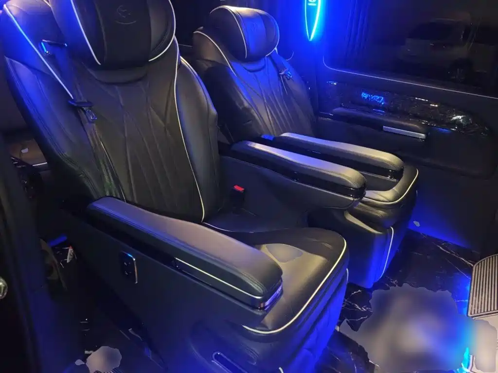 Mercedes-Benz Vito 2023 — фото 18
