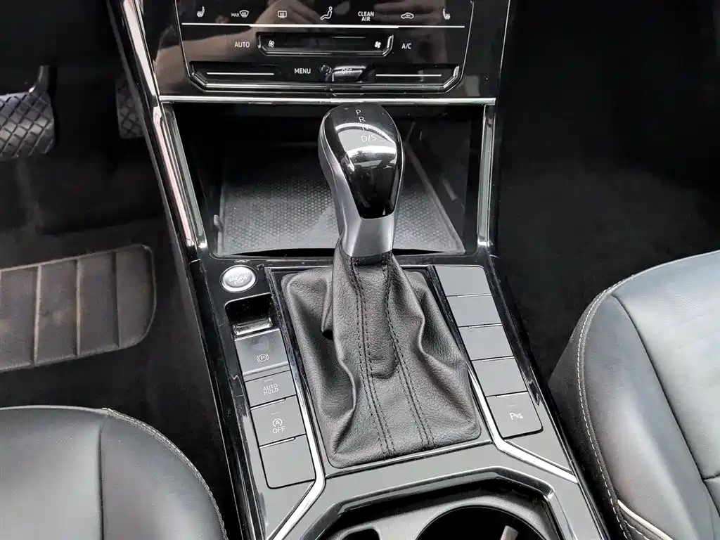 Volkswagen Passat 2023 — фото 13