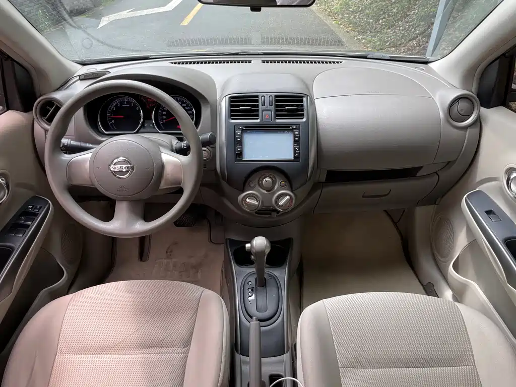Nissan Sunny 2012 — фото 10