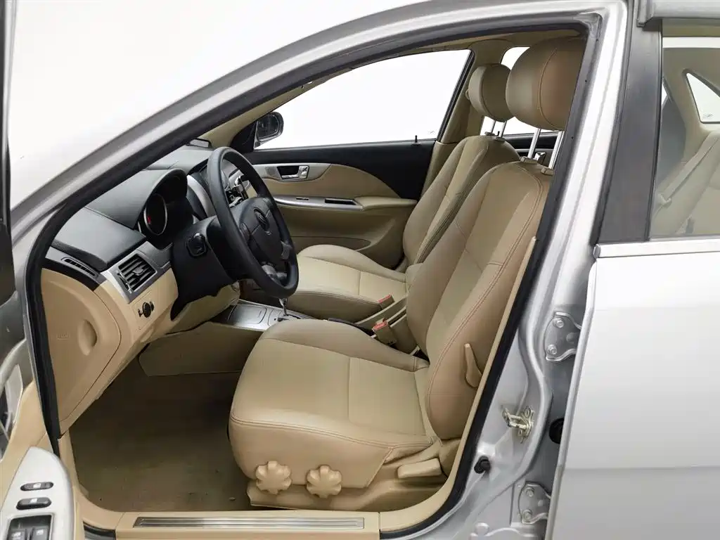 Buick Excelle 2013 — фото 10