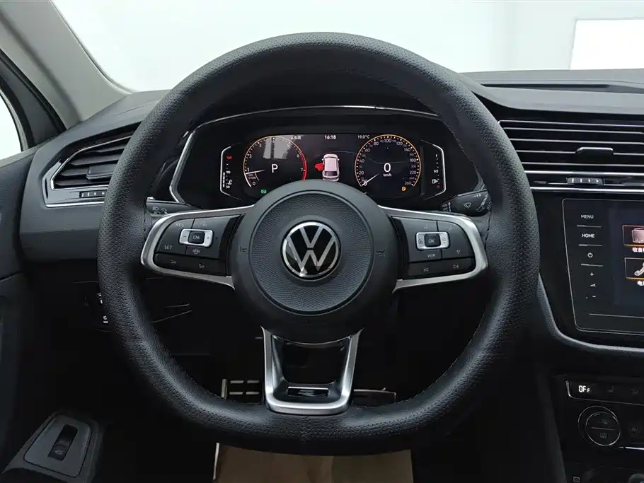 Volkswagen Tiguan L 2021 — фото 15