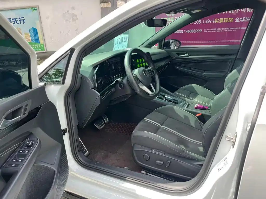 Volkswagen Golf 2024