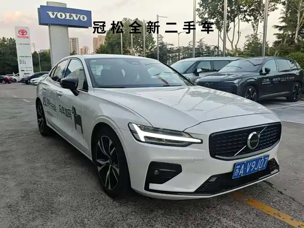 Volvo S60 2024