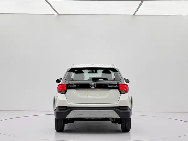 Toyota Yaris L 2023