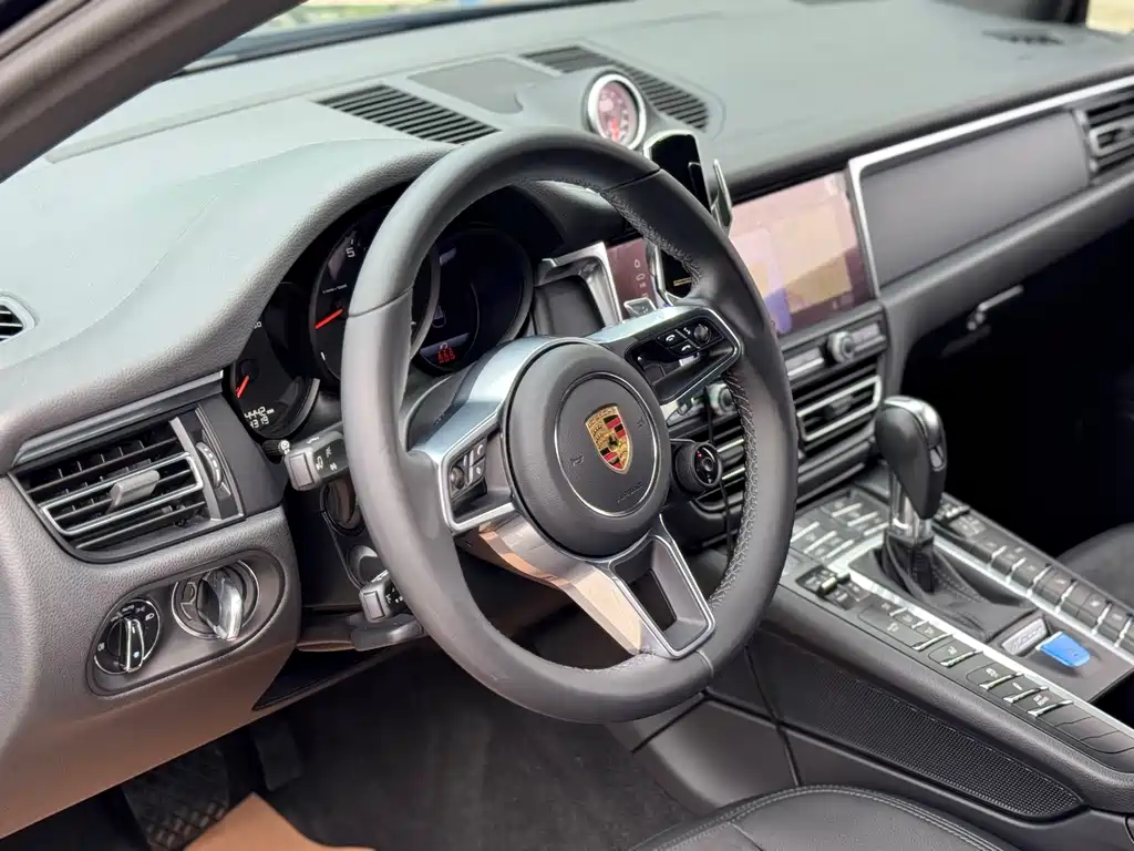 Porsche Macan 2021 — фото 13