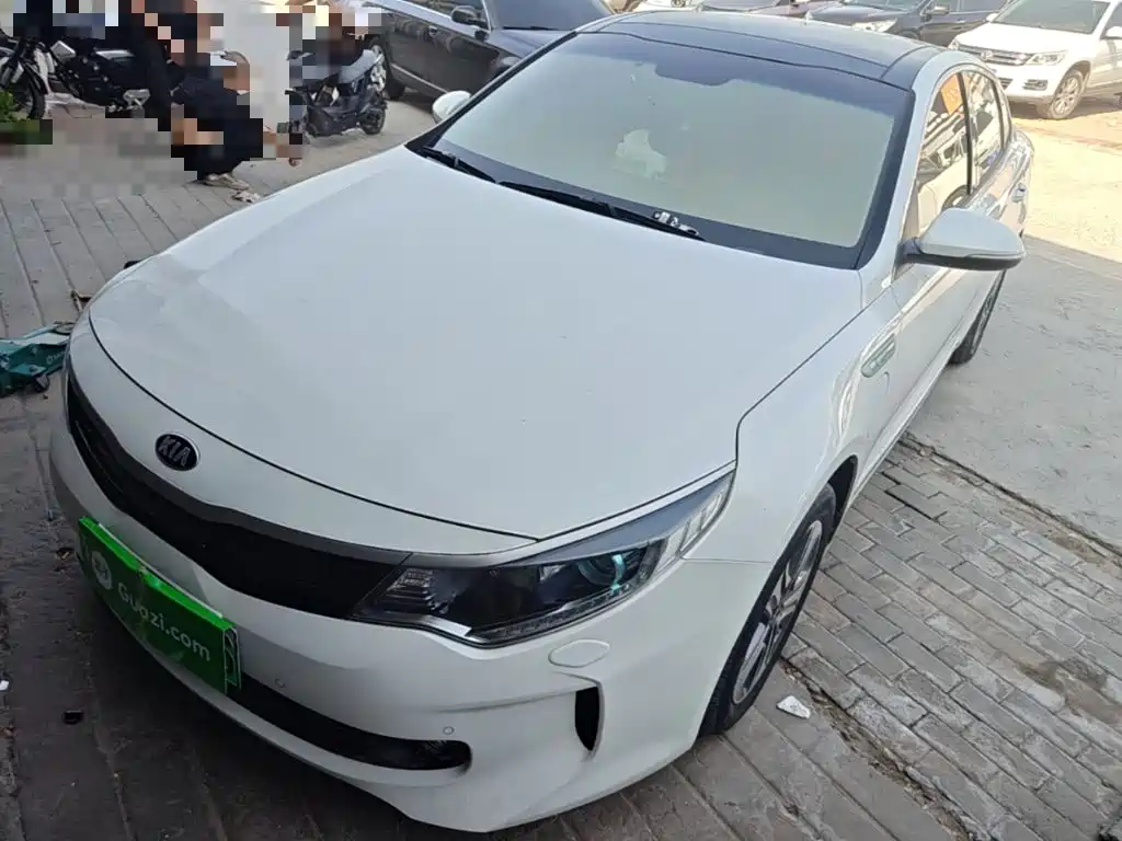 Kia K5 New Energy 2019 — фото 1