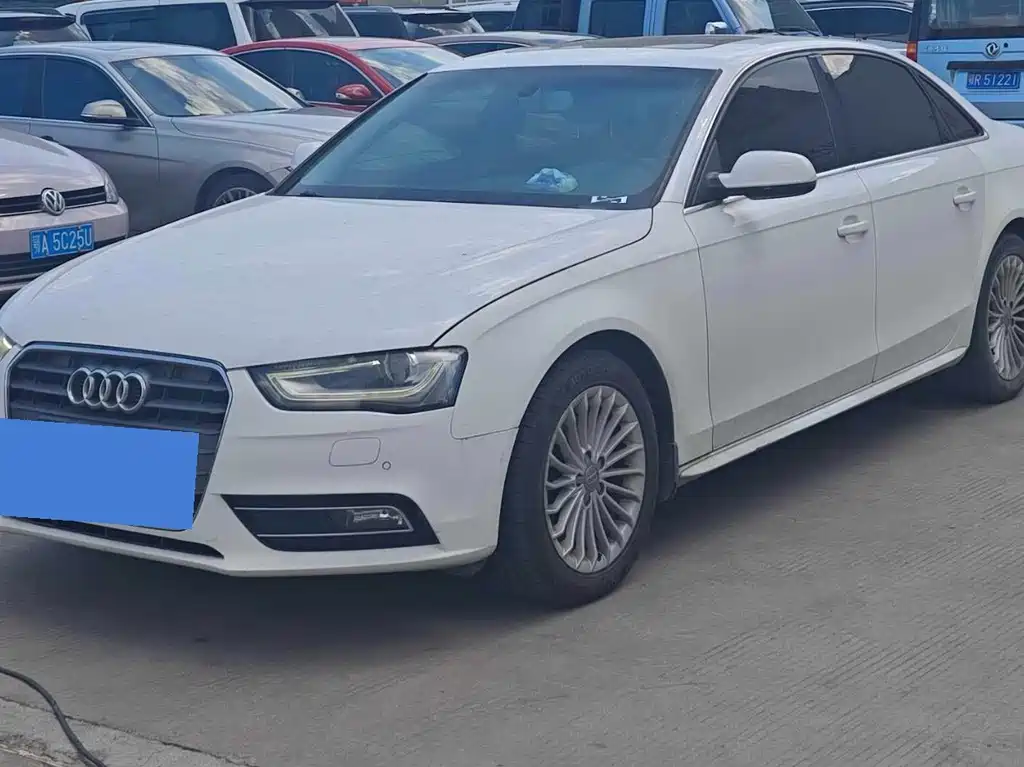 Audi A4L 2015 — фото 1