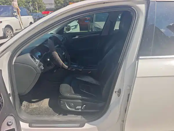 Audi A4L 2015