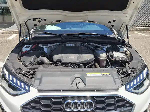 Audi A4L 2021