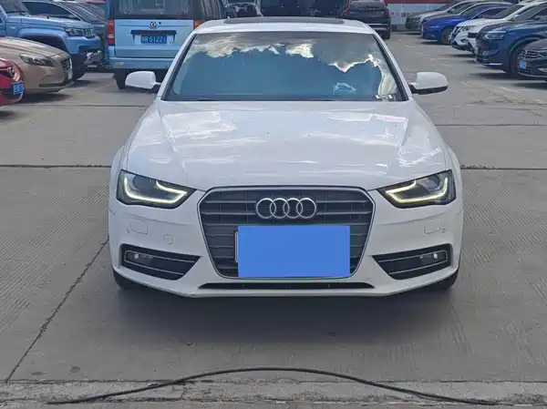 Audi A4L 2015