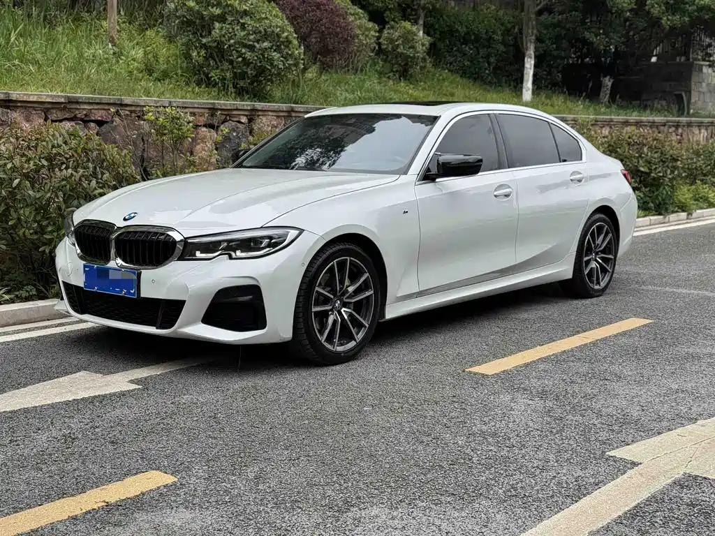 BMW 3 Series 2021 — фото 1