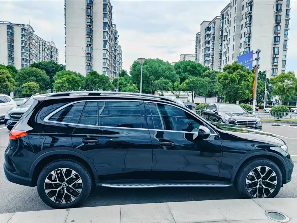 Mercedes-Benz GLC 2025