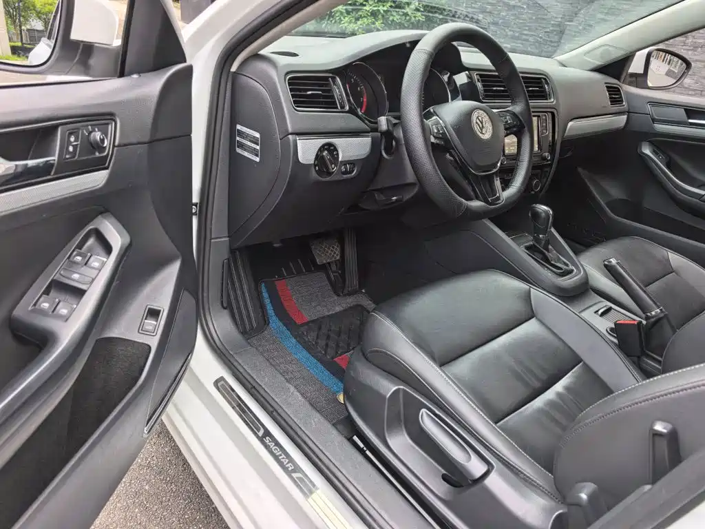 Volkswagen Sagitar 2017