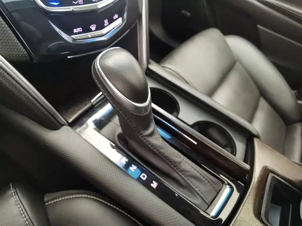 Cadillac XTS 2019 — фото 13