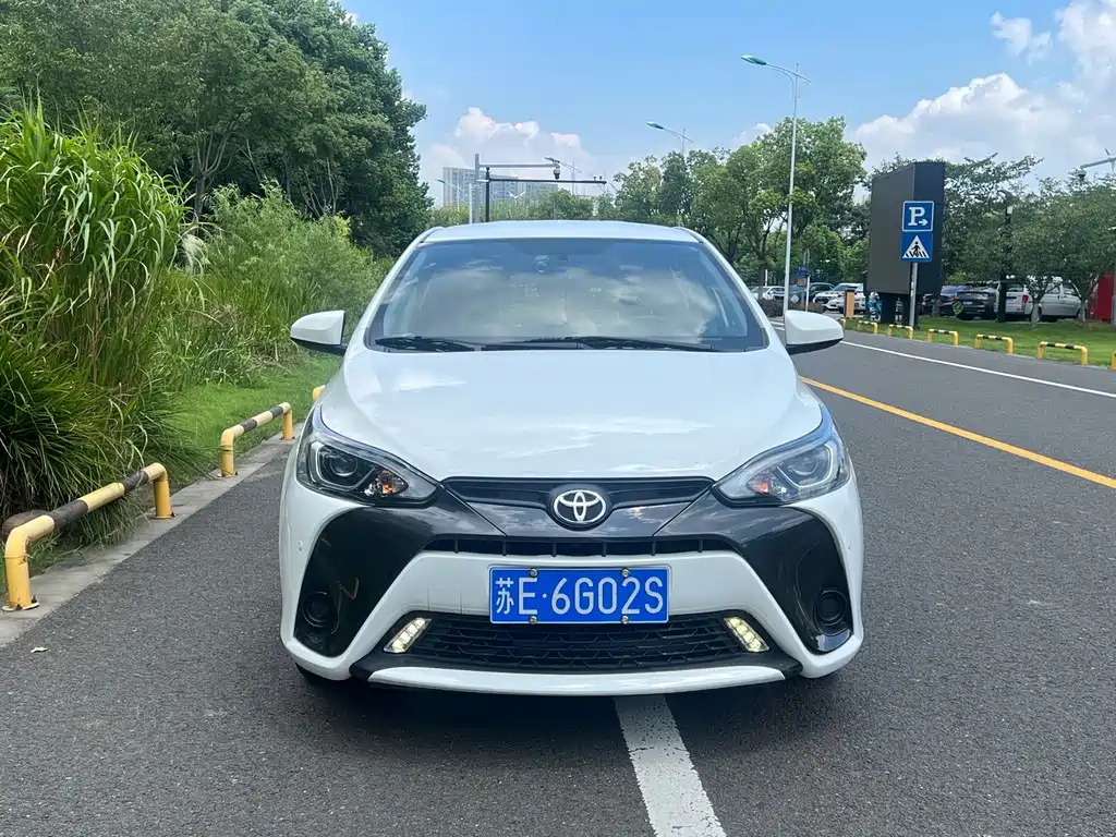 Toyota Yaris L 2018 — фото 2