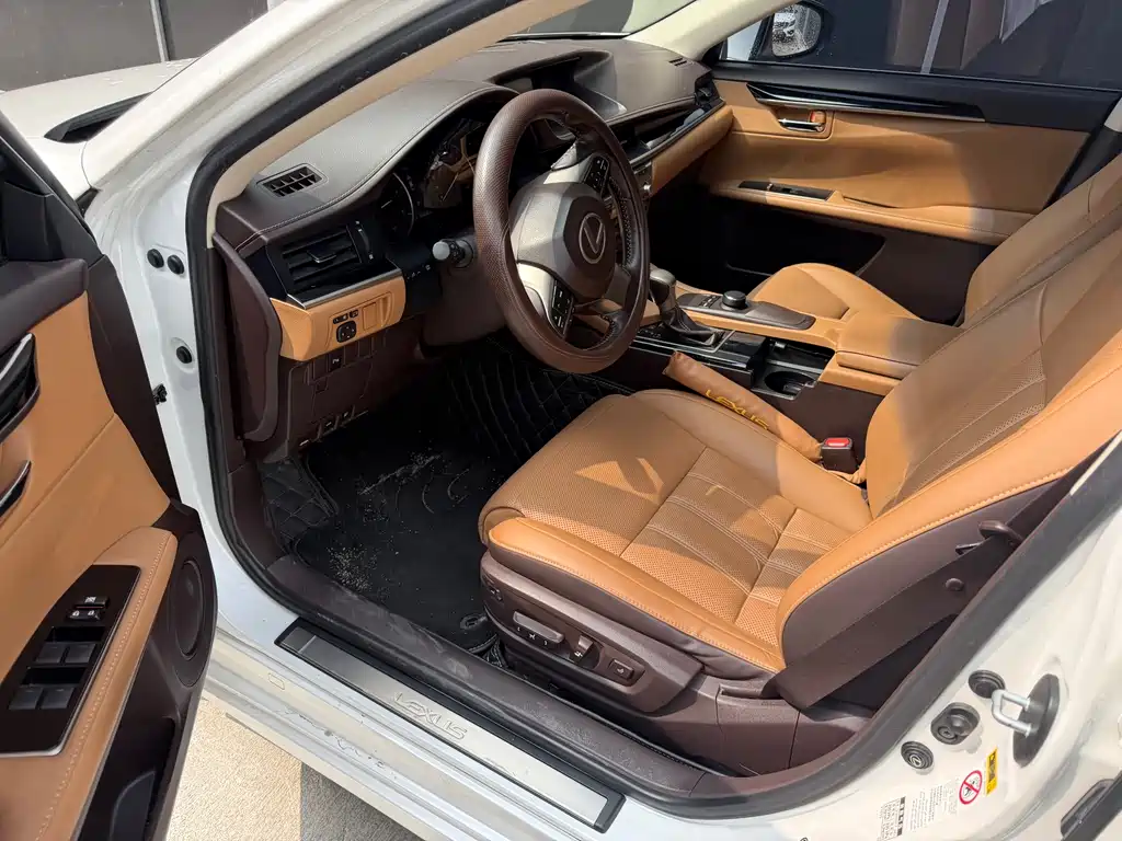 Lexus ES 2015