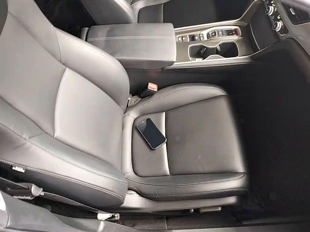 Honda Accord 2022 — фото 25