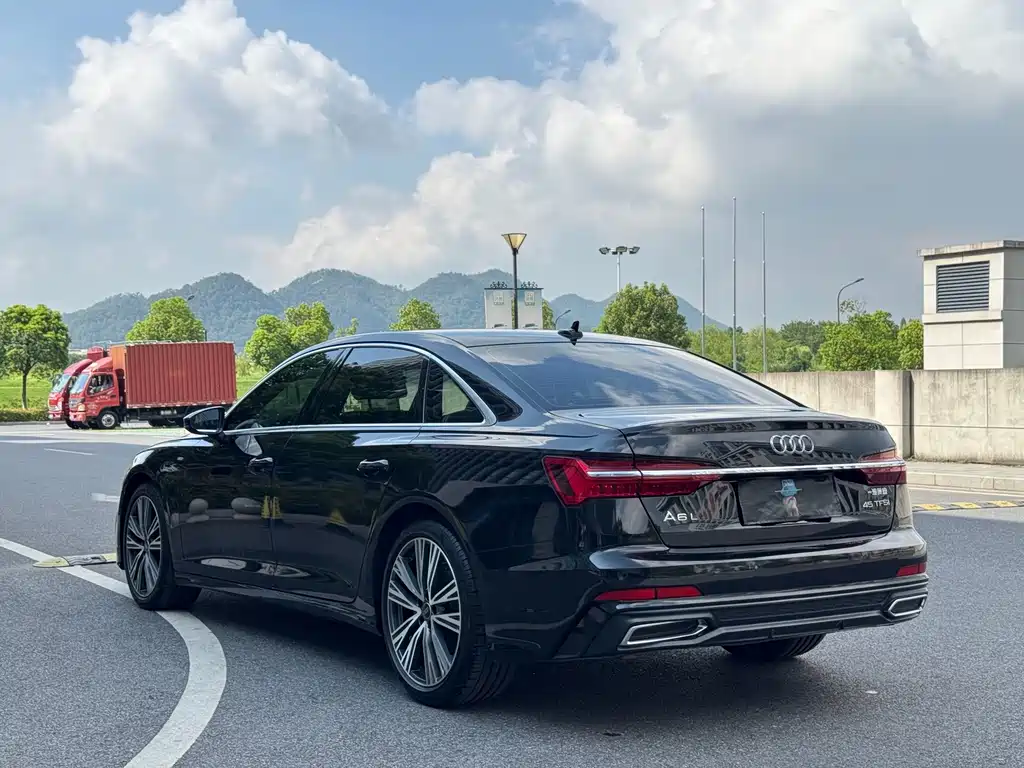 Audi A6L 2022 — фото 12