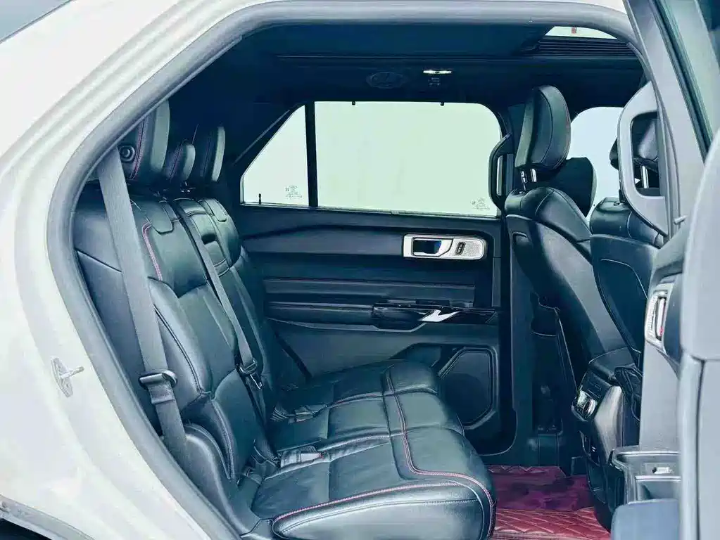 Ford Explorer 2020 — фото 18