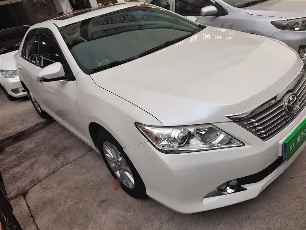 Toyota Camry 2015 — фото 22