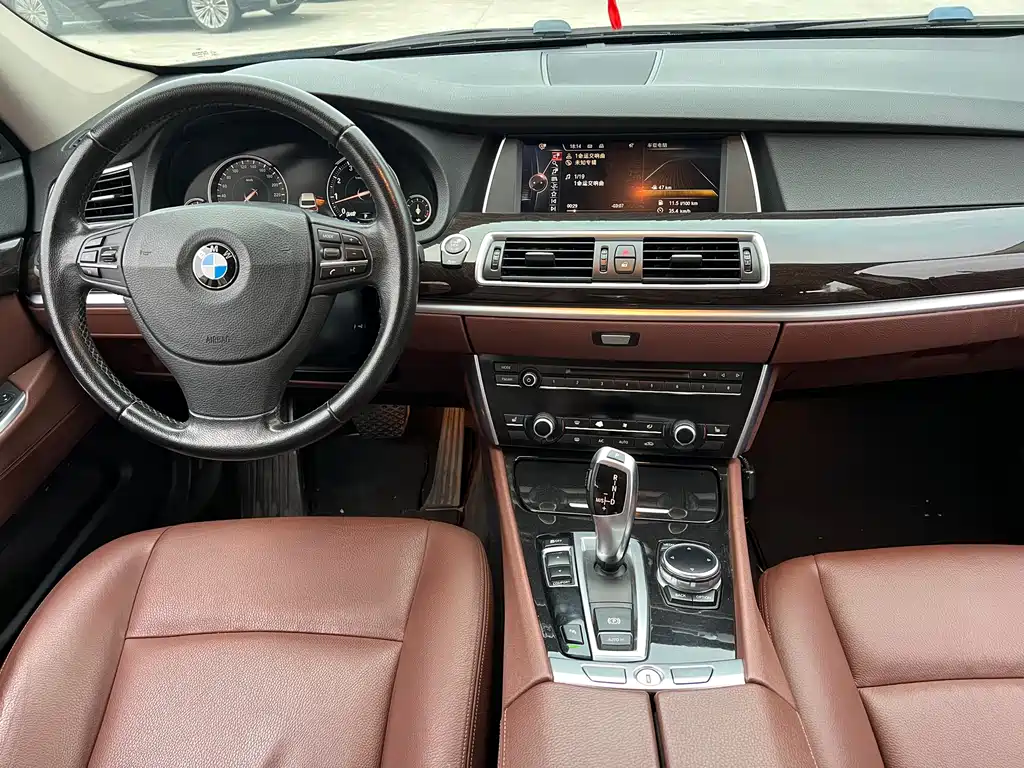 BMW 5 Series GT 2014 — фото 9