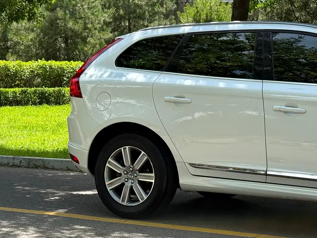 Volvo XC60 2016 — фото 13