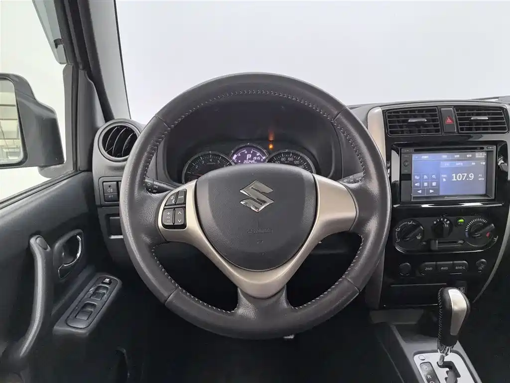 Suzuki Jimny 2018 — фото 11