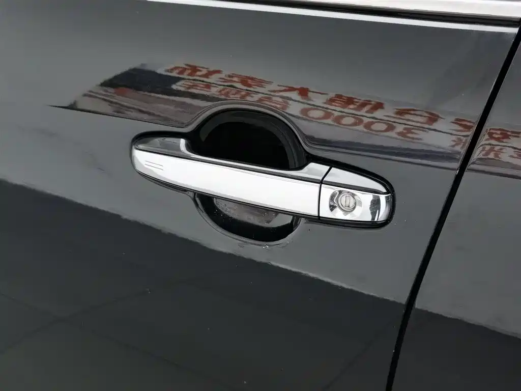 Toyota Camry 2015 — фото 18