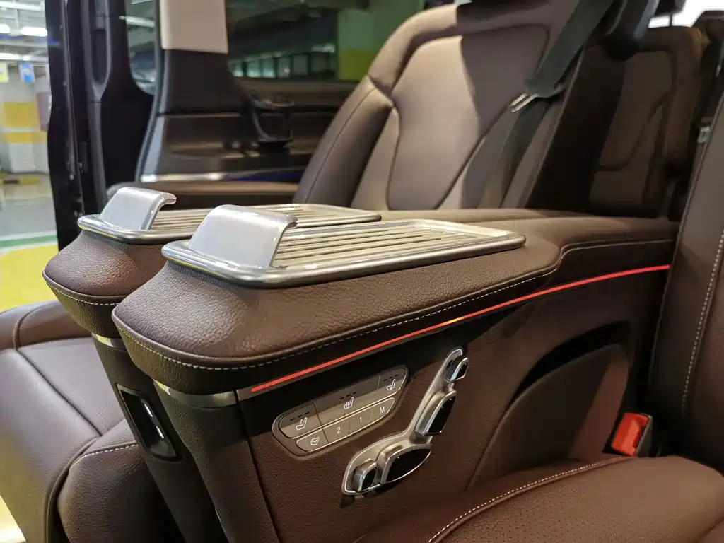Mercedes-Benz V-Class 2025 — фото 20
