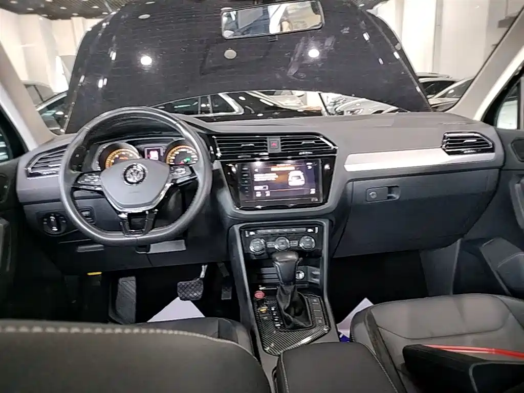 Volkswagen Tiguan L 2020 — фото 10