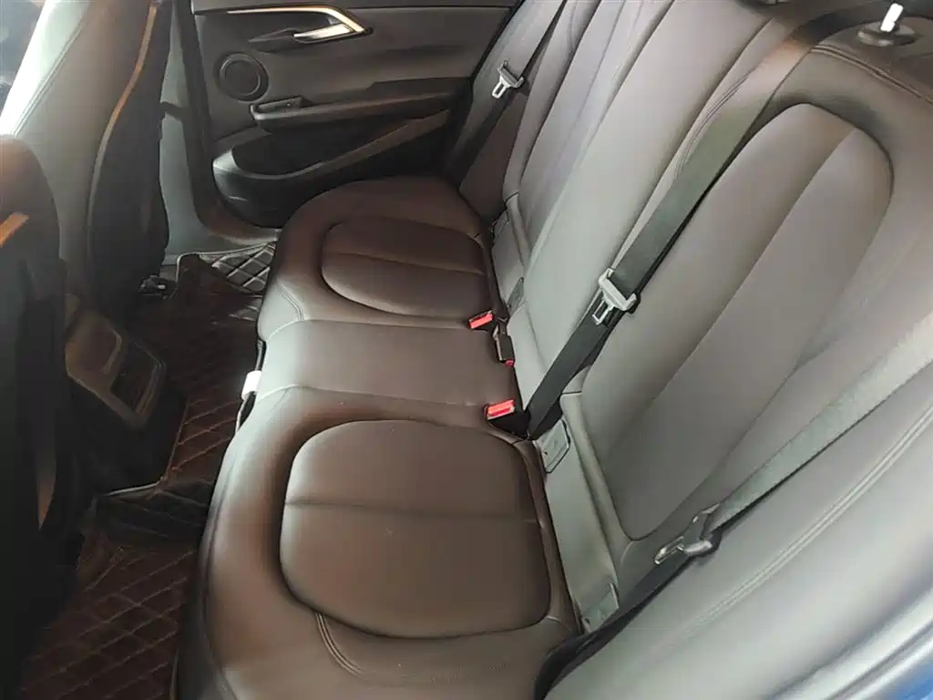 BMW 1 Series 2019 — фото 17