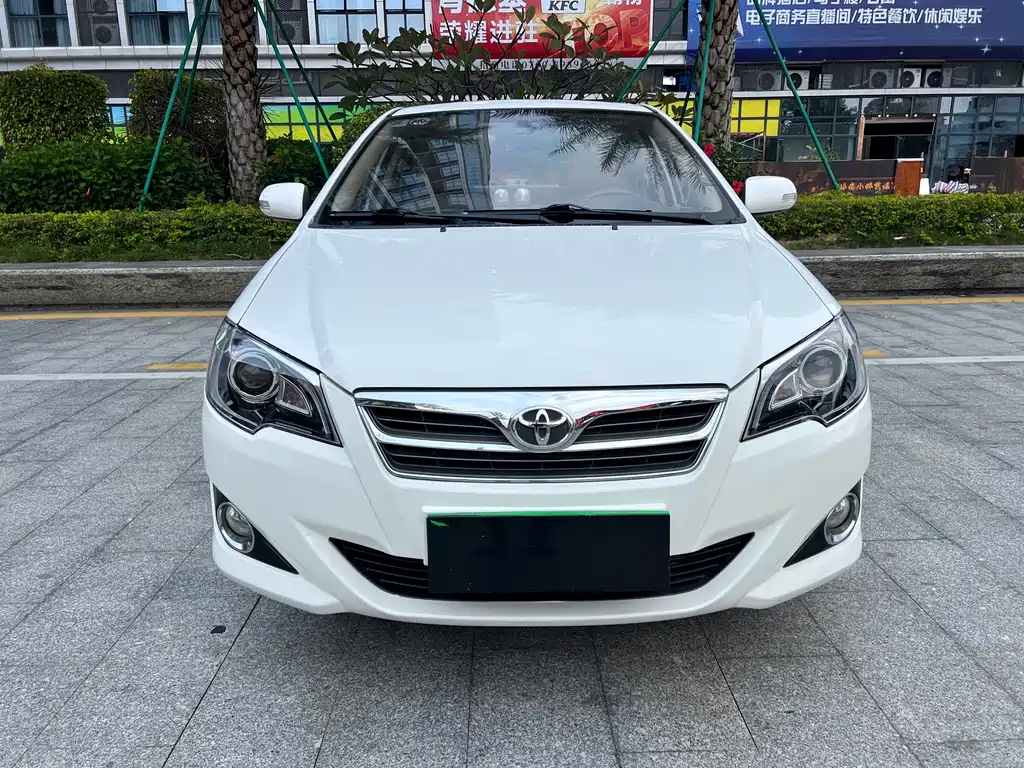 Toyota Corolla 2015 — фото 2
