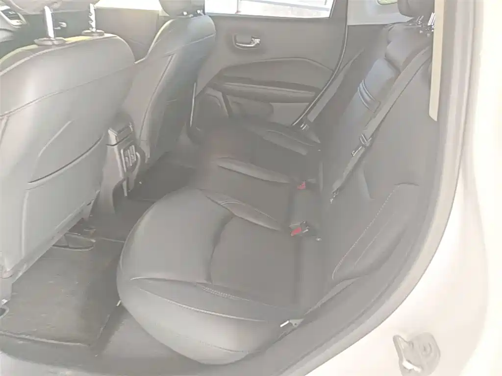 Jeep Compass 2019 — фото 17