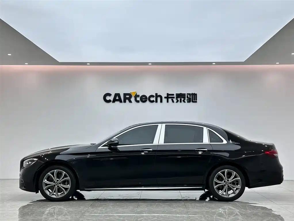 Mercedes-Benz E-Class 2023 — фото 2