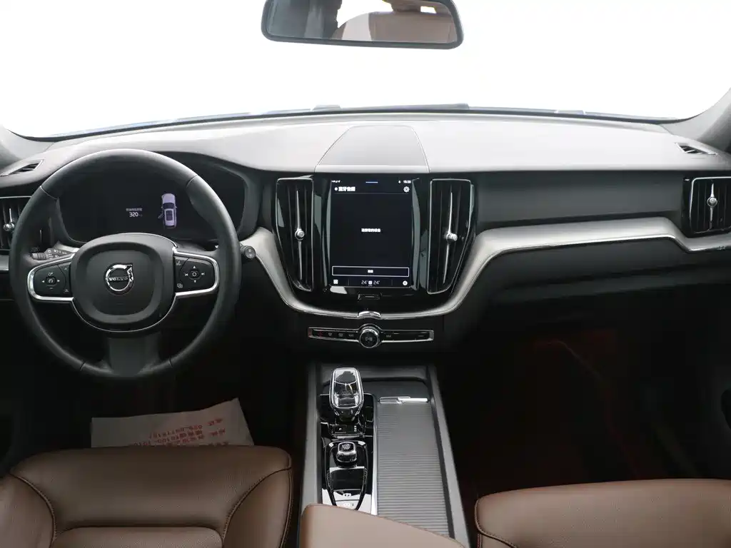 Volvo XC60 2023 — фото 8