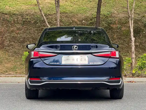Lexus ES 2018