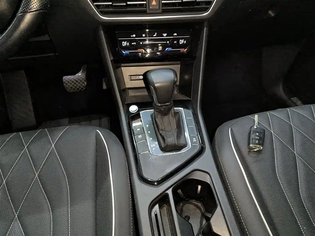 Volkswagen Tiguan L 2022 — фото 14