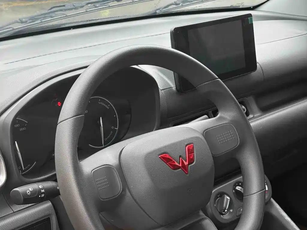 Wuling Hongguang New Energy 2025