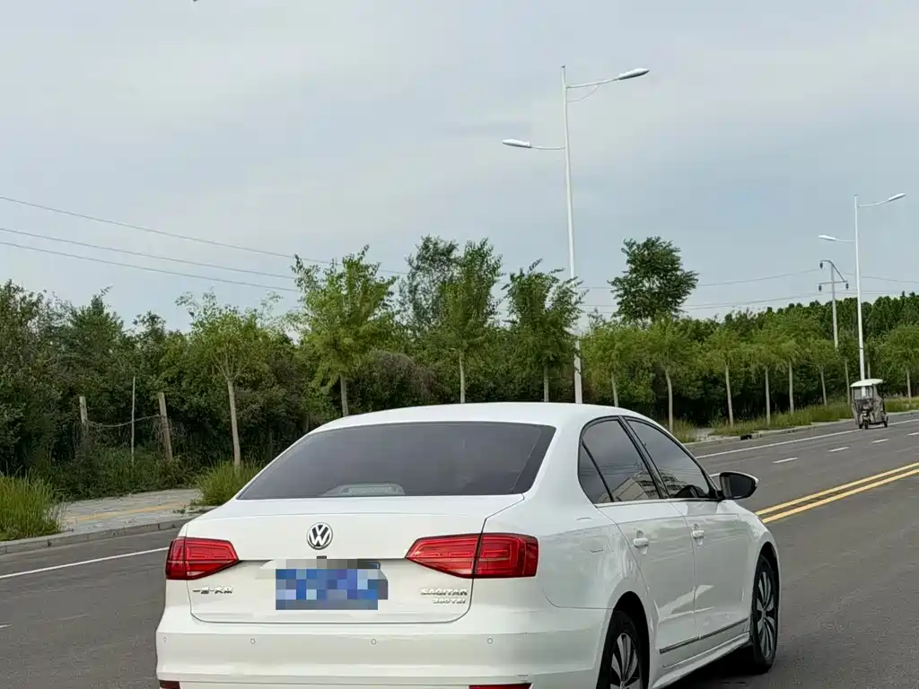 Volkswagen Sagitar 2018