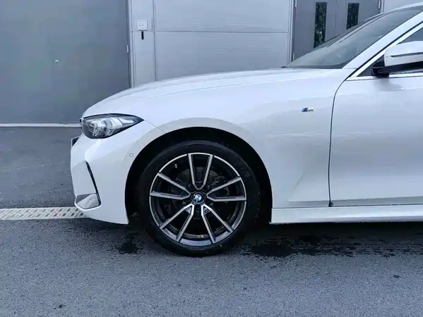 BMW 3 Series 2025
