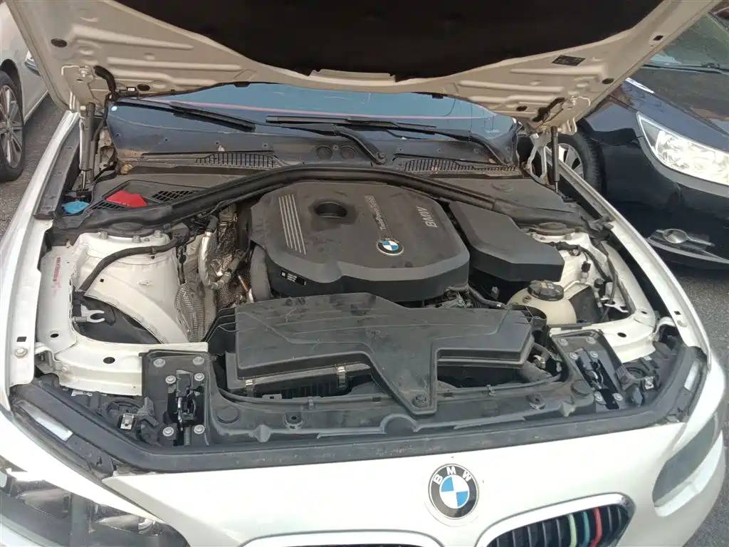 BMW 1 Series 2017 — фото 16