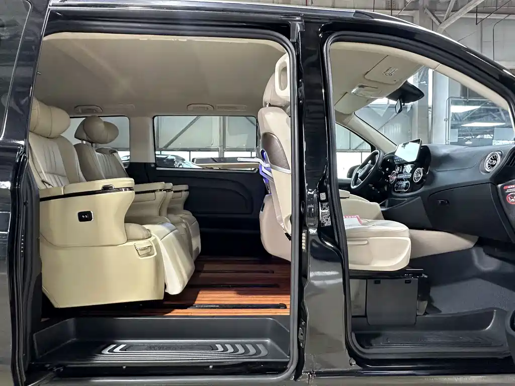 Mercedes-Benz Vito 2023 — фото 9