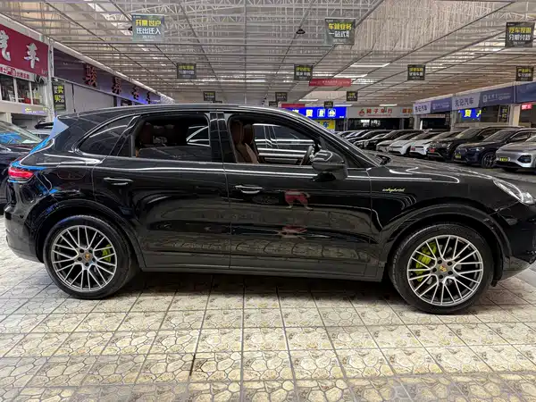 Porsche Cayenne New Energy 2023