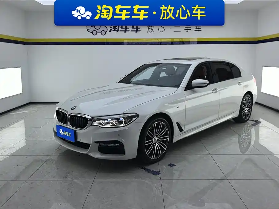 BMW 5 Series 2018 — фото 1