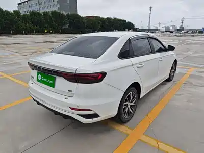 Geely Emgrand 2024