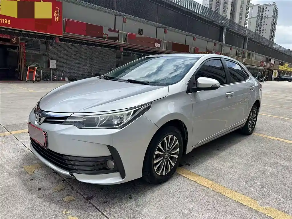 Toyota Corolla 2017 — фото 1