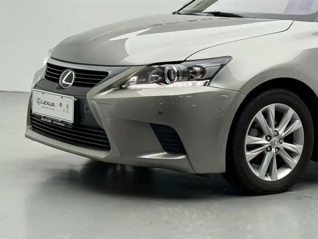 Lexus CT 2017 — фото 14