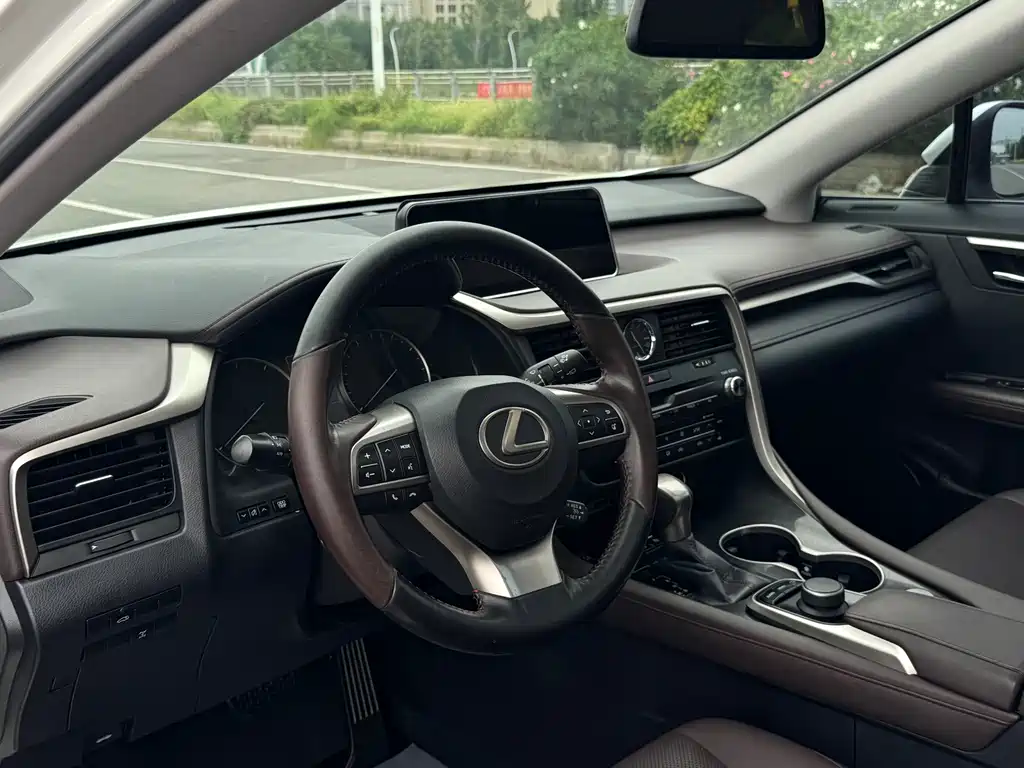 Lexus RX 2017 — фото 14