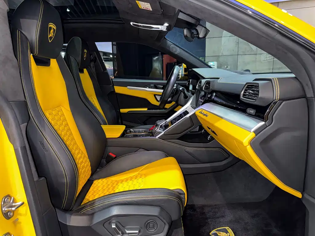 Lamborghini Urus 2019 — фото 28