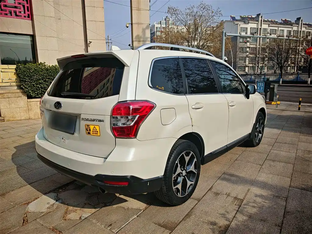 Subaru Forester 2014 — фото 12